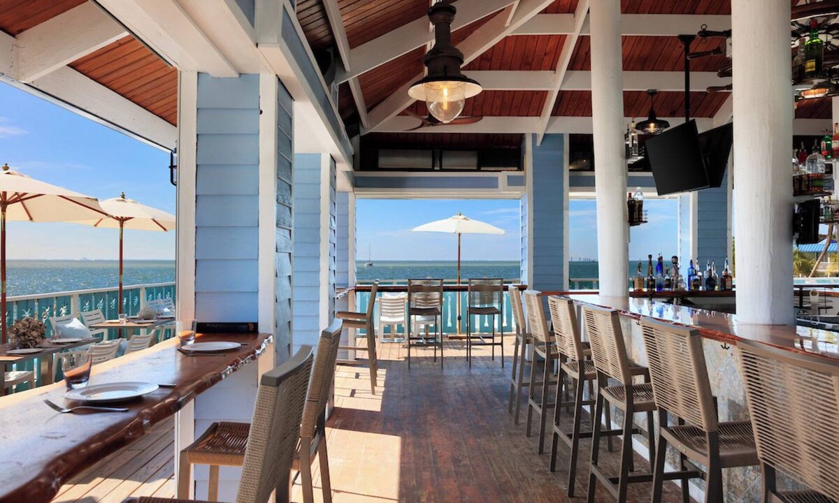 Pinellas Point Hotel | SkyBeach Resort