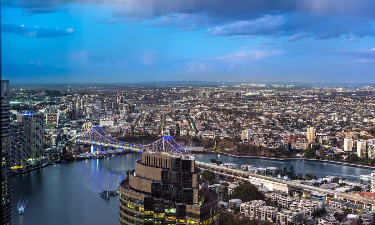 Brisbane Central Business District Apartment | SkyHigh Style ~ 2Bed/2Bath/1Car/VIEWS! ~ CBD