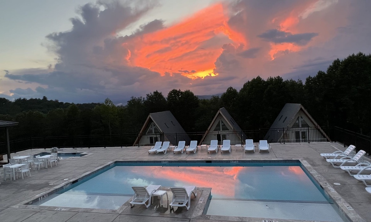 Hendersonville Hotel | SKYLARANNA Resort & Spa