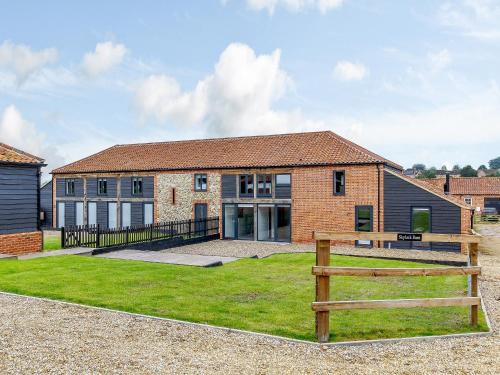 Swaffham House | Skylark Barn-Uk31354