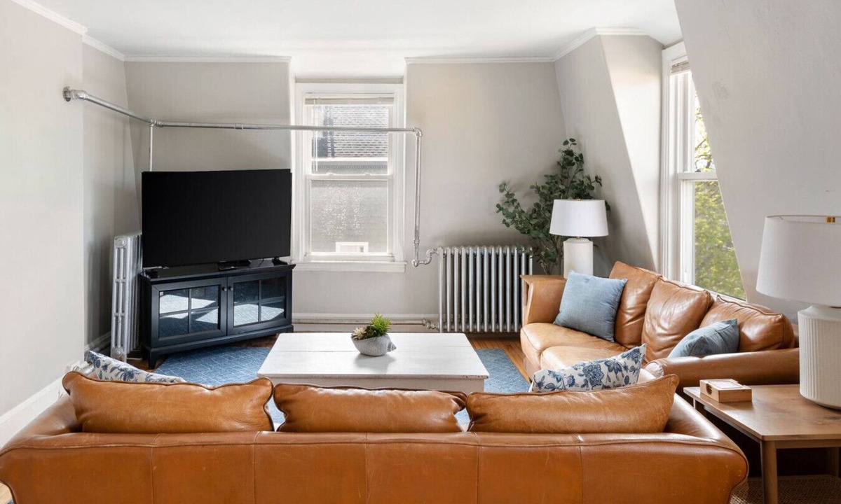 Parkside Apartment | Skyline 138: Charming West End Mansard Penthouse