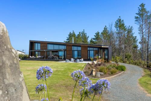 Whangateau House | Skyline Lodge - Leigh Coastal Paradise