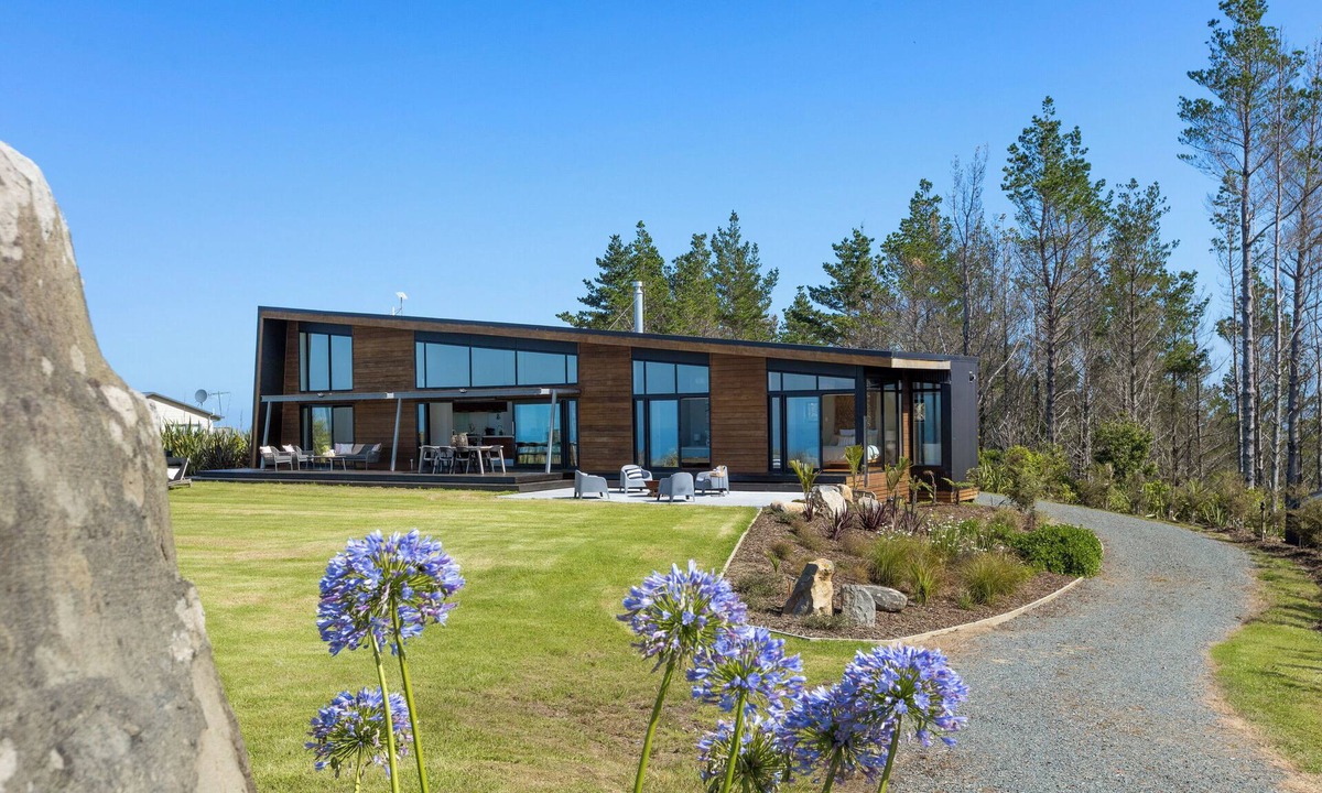 Whangateau House | Skyline Lodge - Leigh Coastal Paradise
