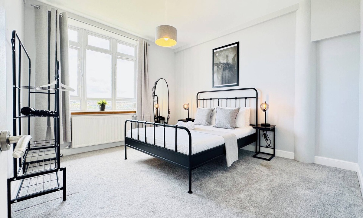 Gorgie Apartment | Skyline View Apartment