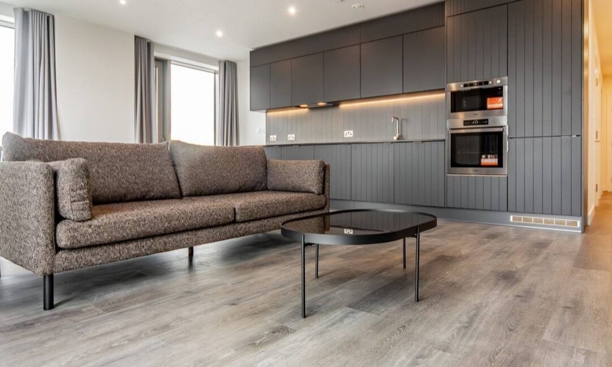 Stratford and New Town Apartment | Skyline Views 1 Bed Apartment Sleeps 2