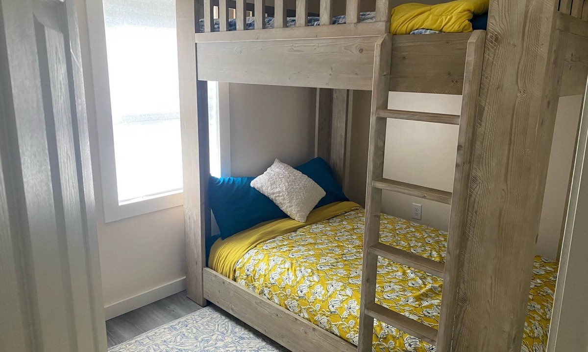 Nahant House | Skyline Views