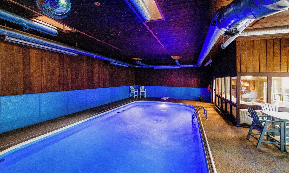 Elkhorn Villa | Skyline Villa Indoor Pool