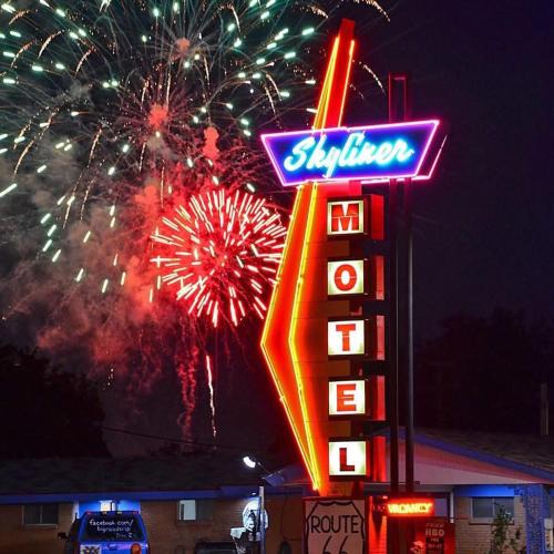 Stroud Hotel | Skyliner Motel