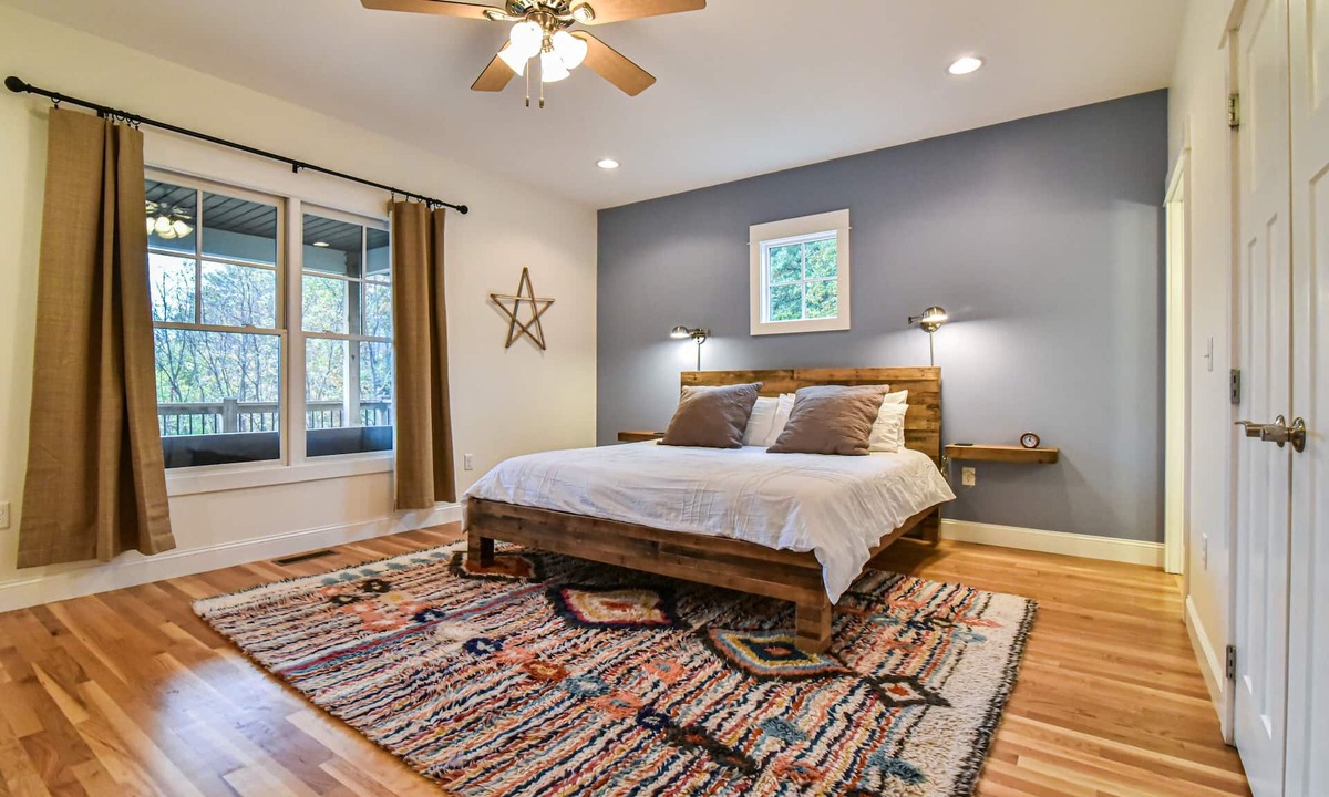East End - Valley Street House | Skyloft: Available Memorial Day Weekend!