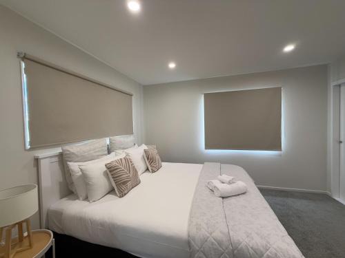 Manurewa Villa | SkyStars Brand New Skyline Haven