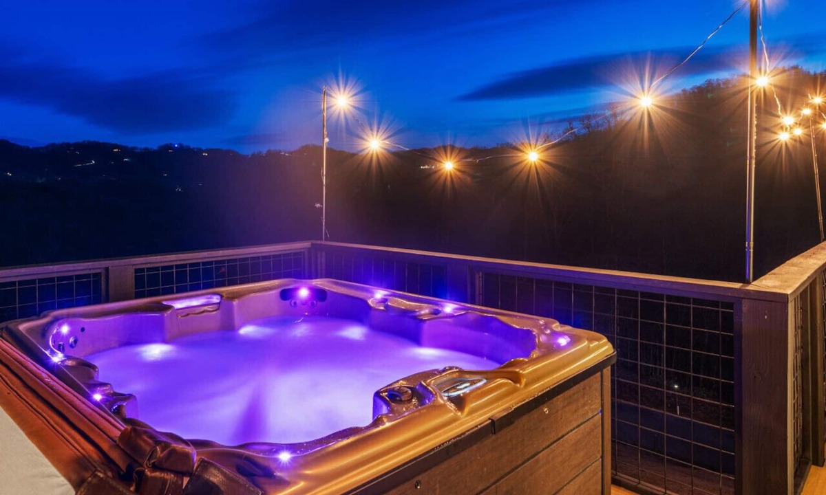 Almond House | Skytop Summit-Hot Tub/Firepit/Big Views