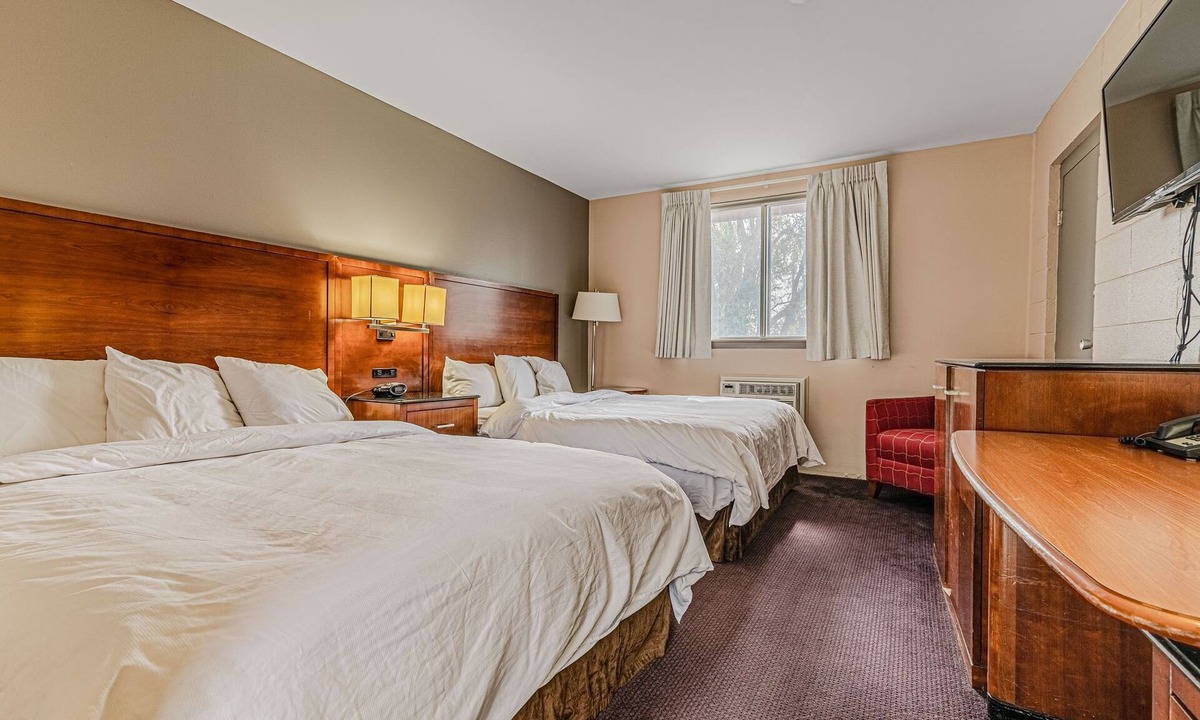 Burlington Hotel | Skyview Inn