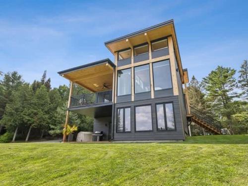 Blue Sea Ski Chalet | Skyville