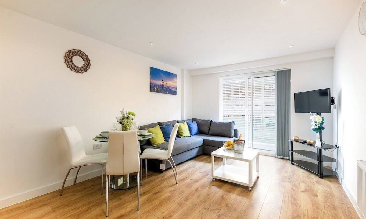 Grange Apartment | Skyvillion - Tower Point Enfield 2Bed w/Balcony