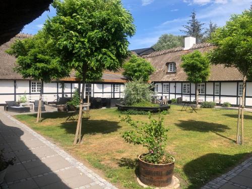 Faxe Ladeplads Bed & Breakfast | Slangerupgaard