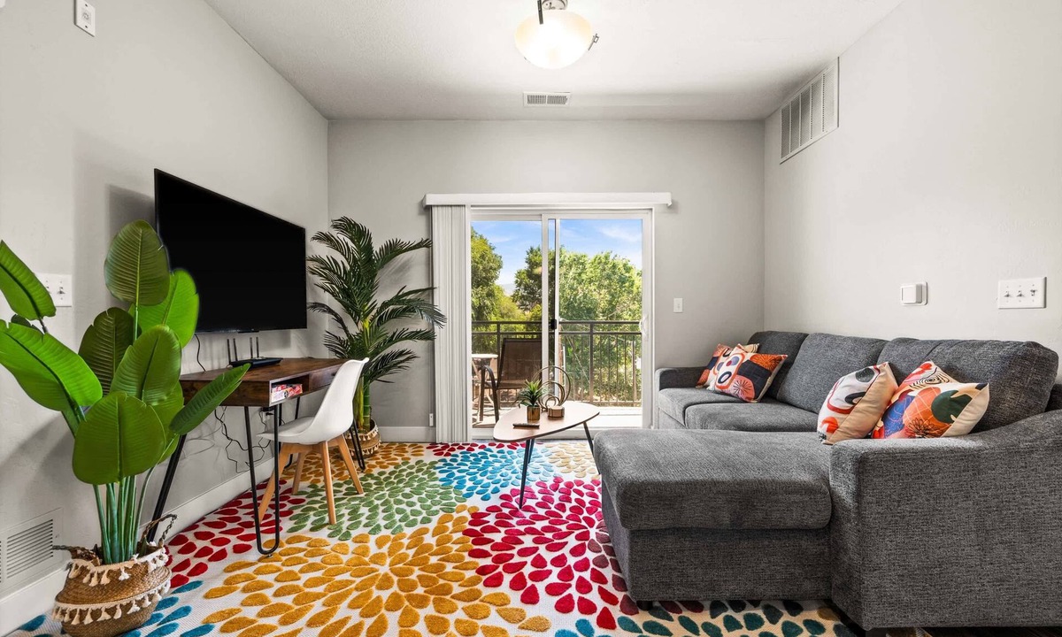 Fairpark Apartment | SLC - Convention - Delta Center - Airport - Hot tub
