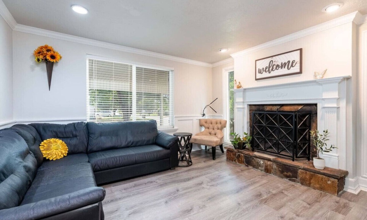 West Jordan House | SLC Pet Friendly Base Camp