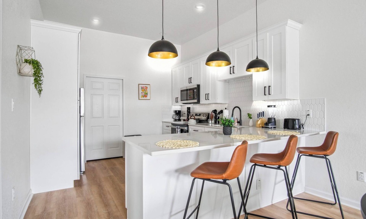 Eastside Promise Neighborhood Apartment | Sleek 3 Bedroom/2 Bath Just 5 Minutes to Downtown