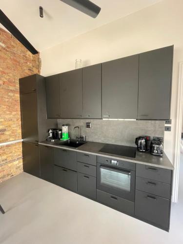 Battersea Apartment | Sleek & Central 1BD Flat - Battersea Park