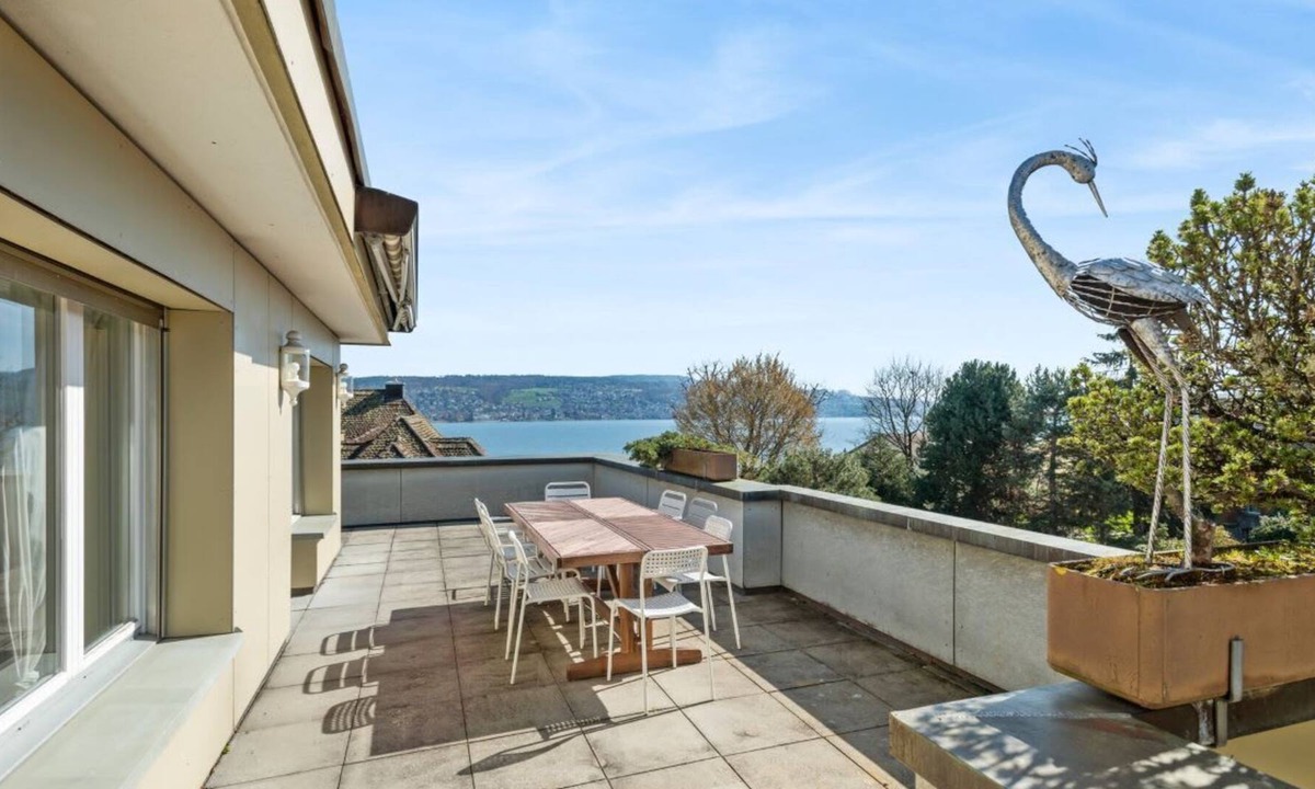 Horgen District Apartment | Sleek Rüschlikon Retreat