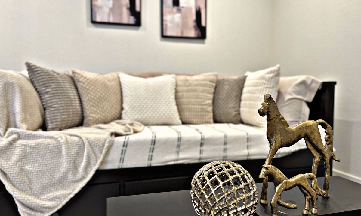 Carmichael House | Sleek+Serene ADU - Modern Kitchen Outdoor Vibes