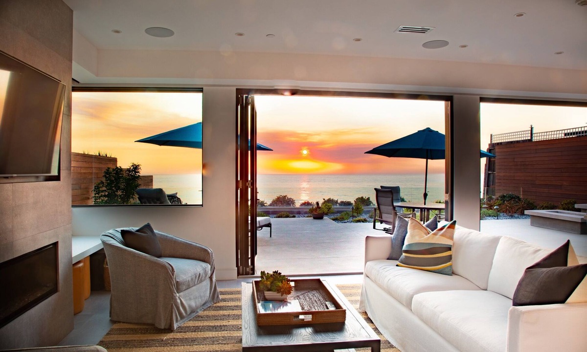 Olde Solana Beach House | Sleek Solana Oceanfront
