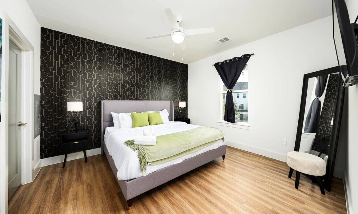 Pflugerville Apartment | Sleek & Stylish Apartment in Prime Location