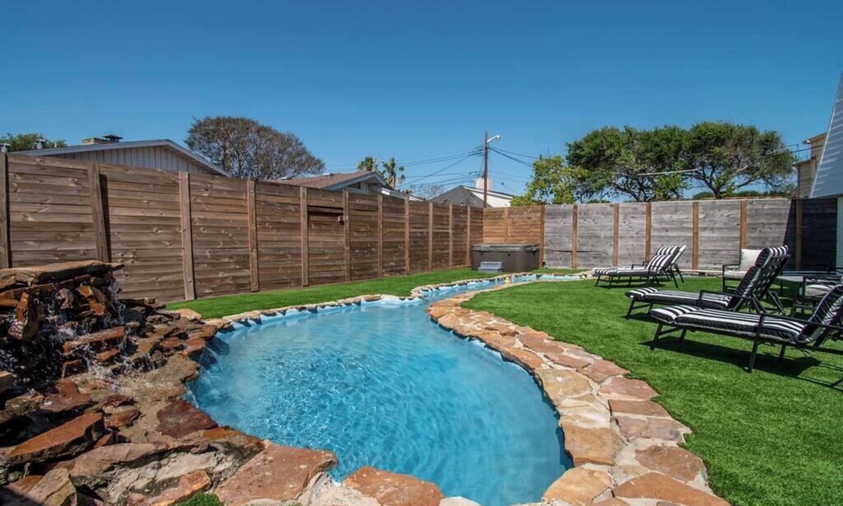 Bay Area House | Sleep 29 - Oceanfront Retreat 2 Homes for 29-Guests!