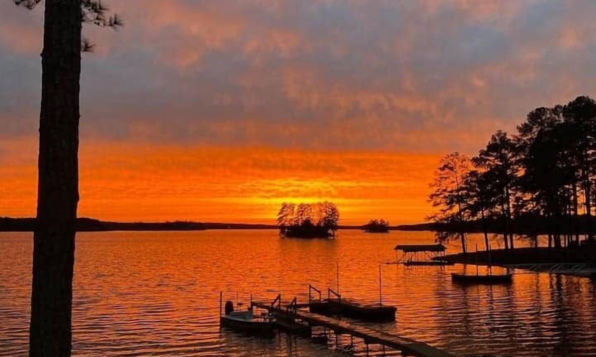Camden House | Sleep 30 Lakefront Wateree Compound in a Cove!