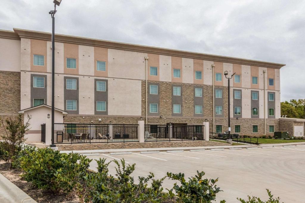 Wellborn Hotel | Sleep Inn & Suites College Station near University