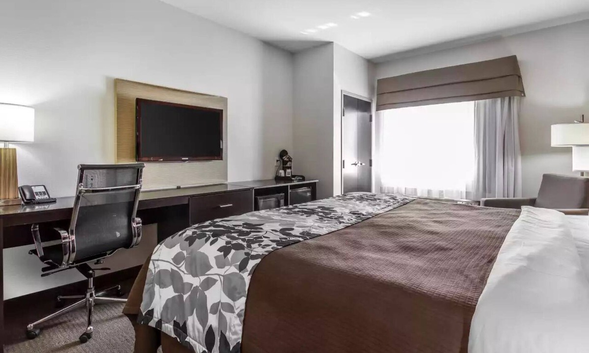 Bowie Hotel | Sleep Inn & Suites Lubbock West