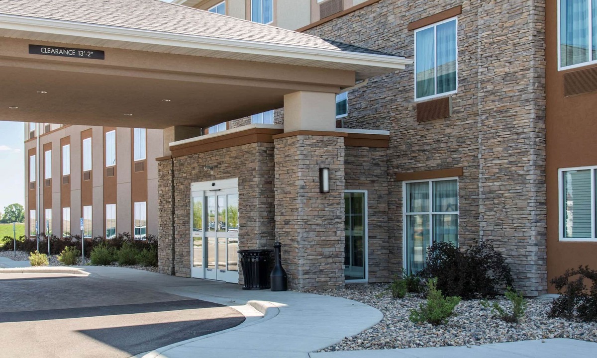 Marshall Hotel | Sleep Inn & Suites Marshall - University Area