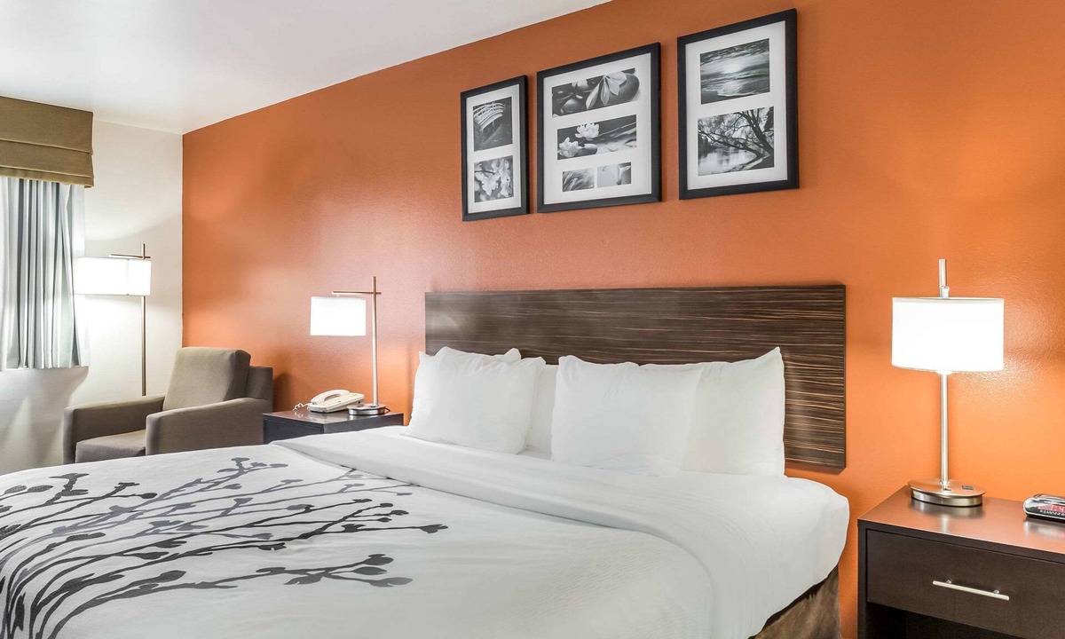 North Liberty Hotel | Sleep Inn & Suites North Liberty - Liberty City