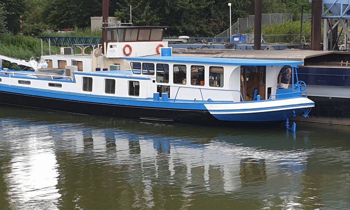 Brouckerque Boat Rental | Sleep on the water - 150 m² boat with private terrace - Peace and nature