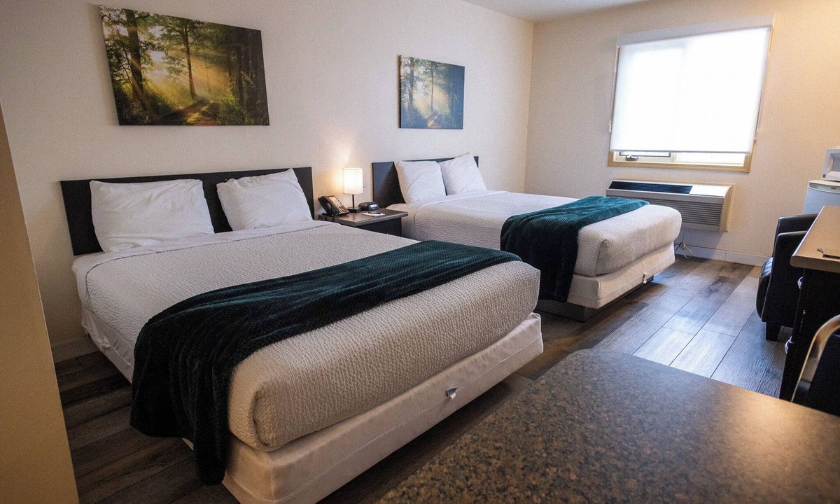 Steinbach Hotel | Sleep Suite Motel