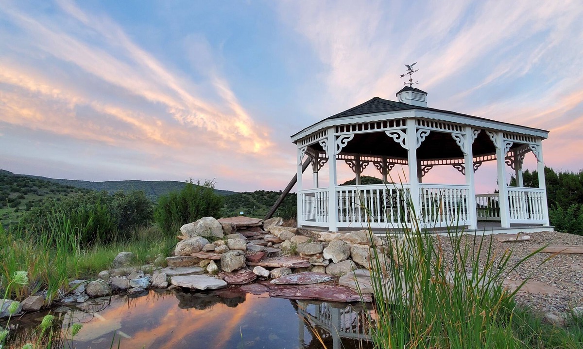 Glencoe House | Sleep Under the Stars, Wake in the PInes. Glamping, Campfires, Hammock, Hiking