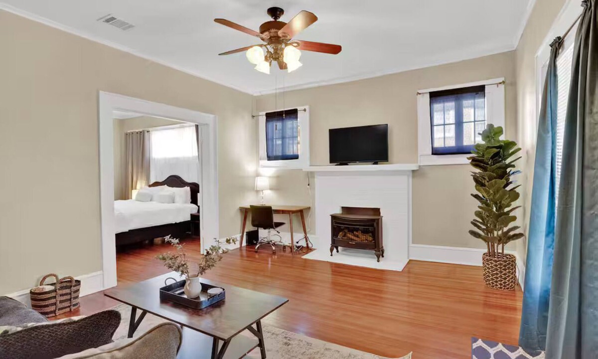 Highland Historic District Apartment | Sleep Well At Creswell Duplex
