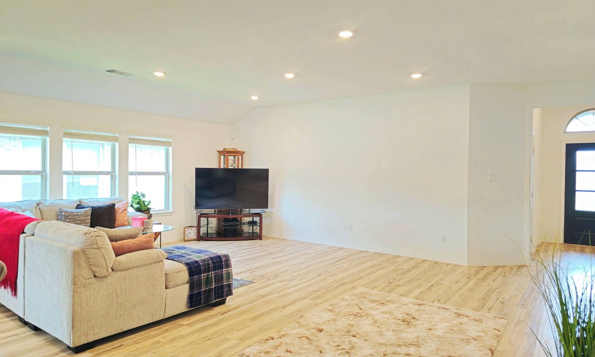 Clodine House | Sleep Well Near Houston - 3BR, 2 Bath, Office & More