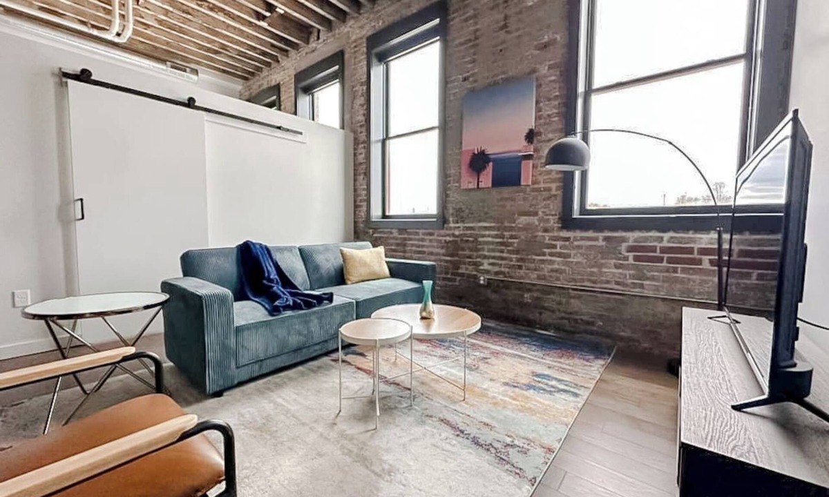 Newton Apartment | Sleepover | Airy 2BD/1BA Loft - Newton