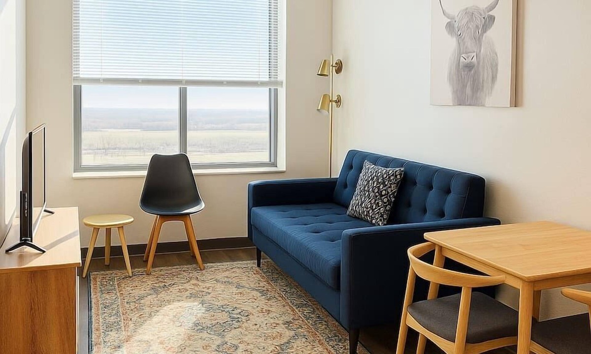 West Des Moines Apartment | Sleepover | Alluring 1BD/1BA - Des Moines