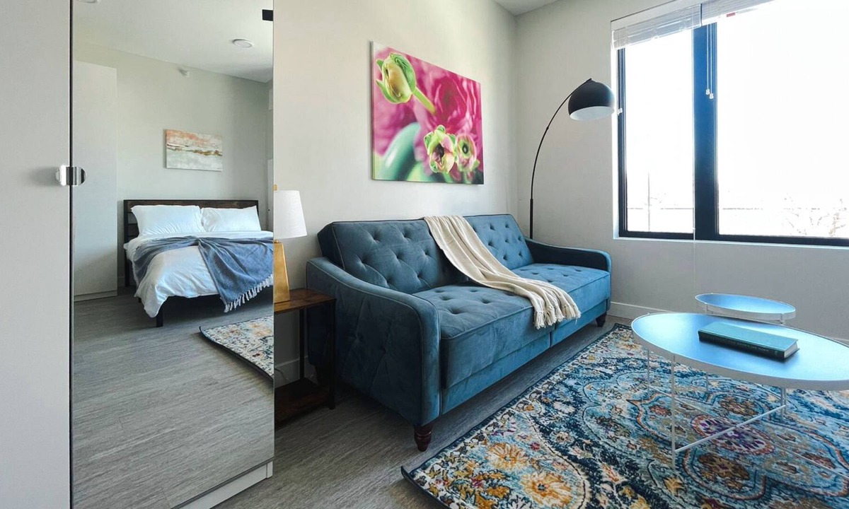 Des Moines Apartment | Sleepover: Classic Studio and Gym - Des Moines