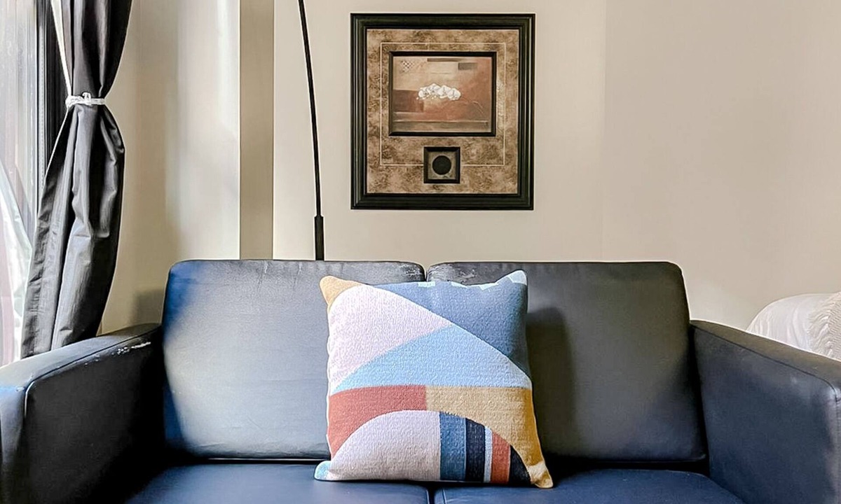 Downtown Springfield Apartment | Sleepover: Cozy Studio - Downtown Springfield