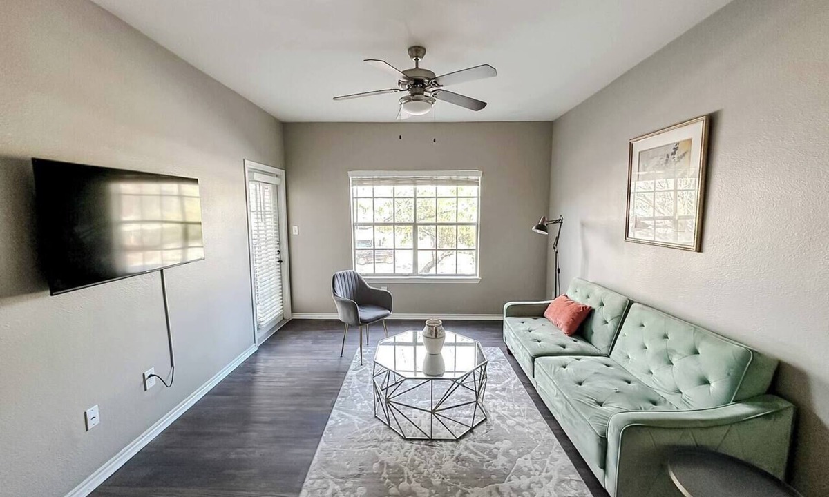 South Side Apartment | Sleepover | Dashing 1BD/1BA + Gym - Corpus Christi
