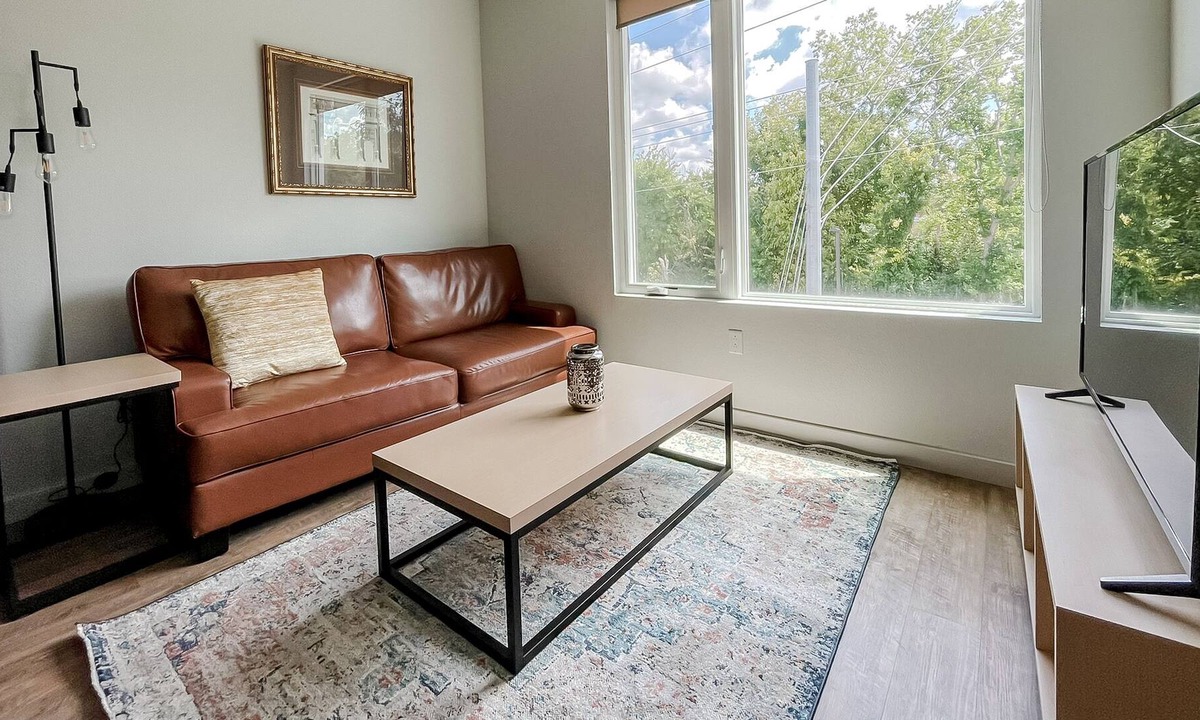 Bowling Green Apartment | Sleepover: Deluxe 1BD/1BA - Bowling Green