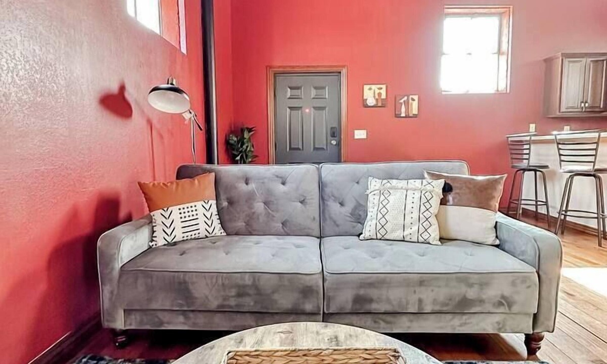 Springfield Apartment | Sleepover | Extraordinary 2BD/1BA Condo - SGF