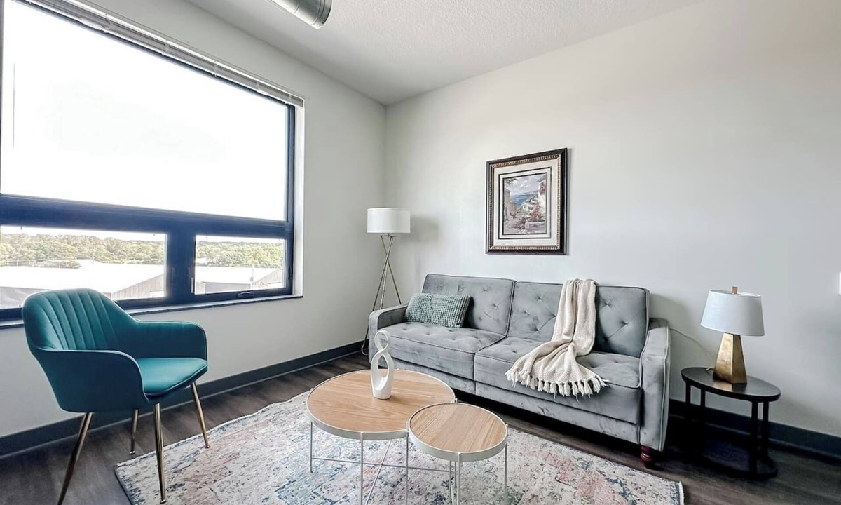 Des Moines Apartment | Sleepover | Marvelous 1BD/1BA - Des Moines