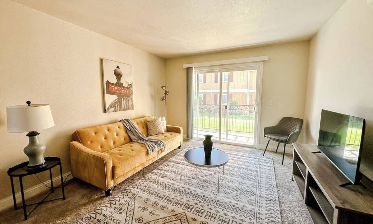 Oklahoma City Apartment | Sleepover | Plush 1BD/1BA + Balcony - OKC