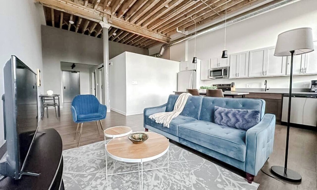 Newton Apartment | Sleepover | Stylish 1BD/1BA Loft - Newton