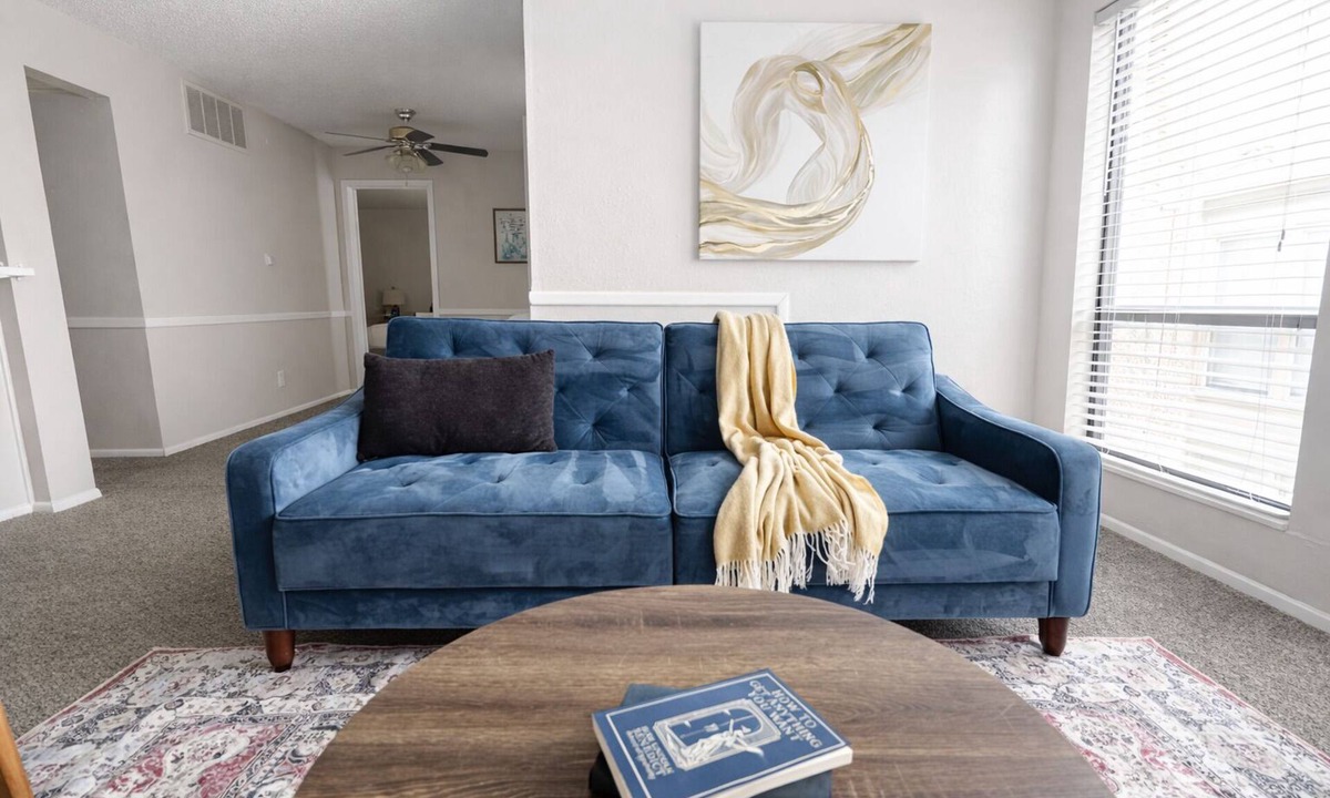 Wichita Apartment | Sleepover | Tasteful 1BD/1BA + Gym - Wichita
