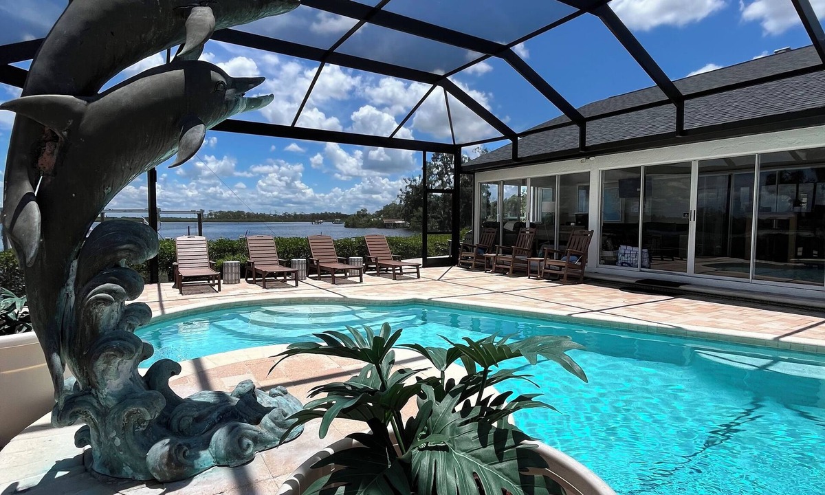 Bradenton House | SLEEPS 10, HTD POOL, WATERFRONT, PRIVATE DOCK